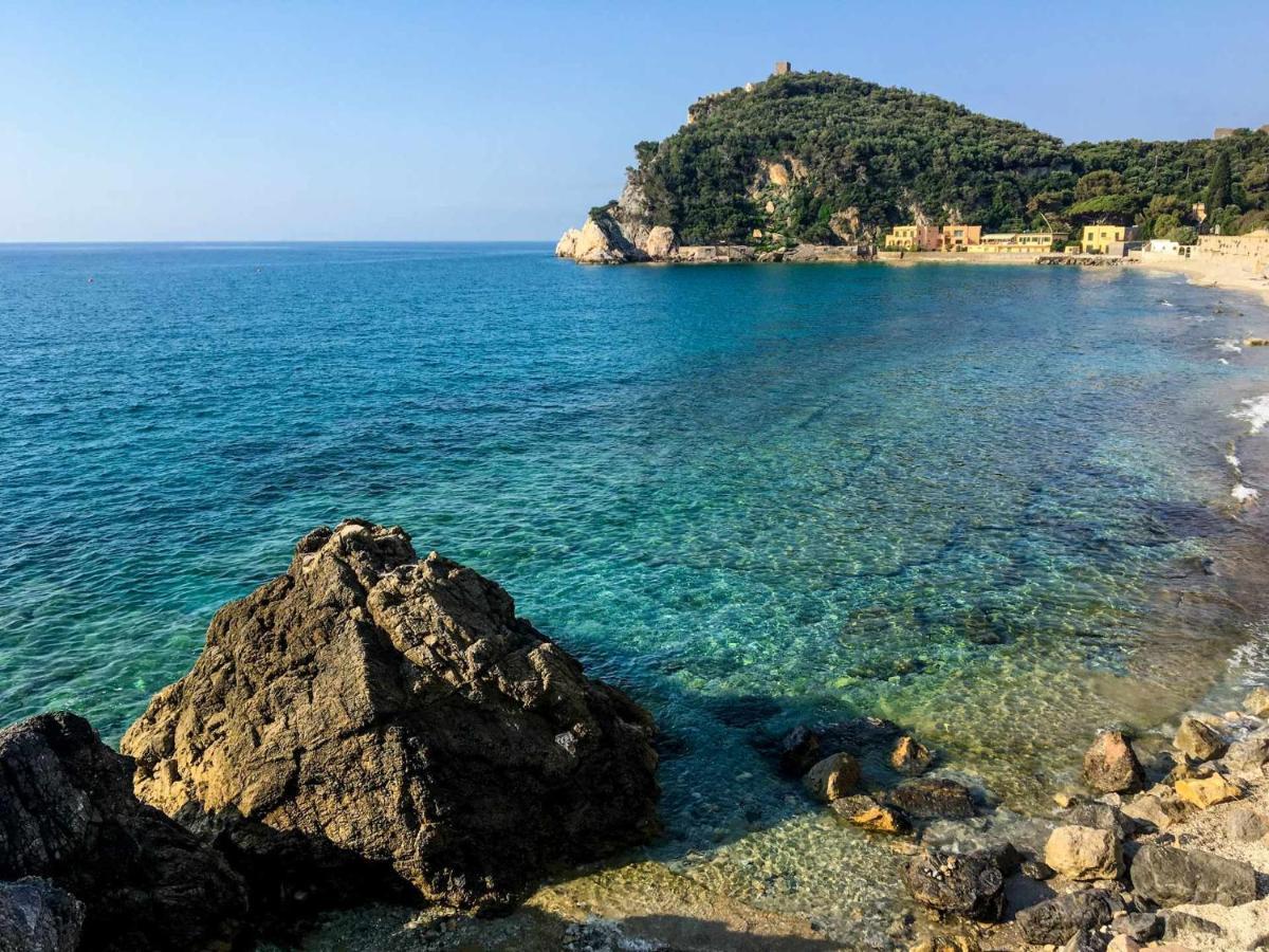 Ines Rivieraholiday Албенга Екстериор снимка
